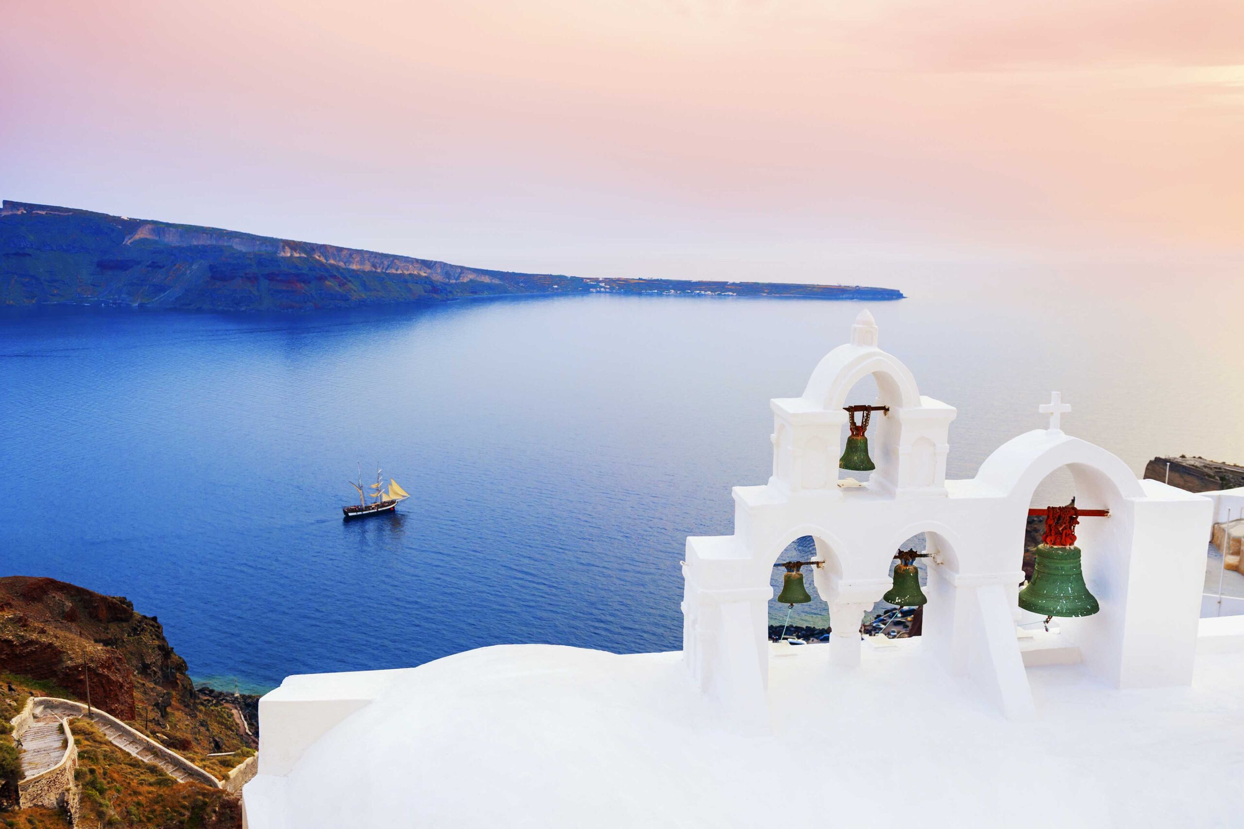 santorini-shutterstock_524701525.jpg-scaled